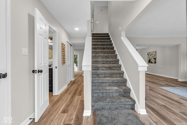 6903 Bretton Wood Drive, Indianapolis, IN 46268