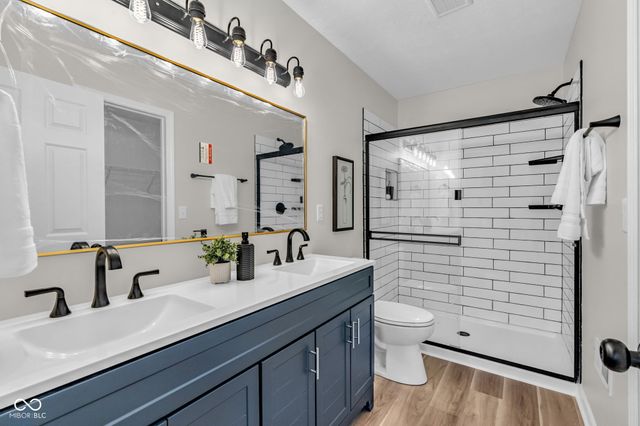 6903 Bretton Wood Drive, Indianapolis, IN 46268