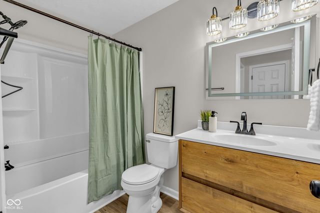 6903 Bretton Wood Drive, Indianapolis, IN 46268