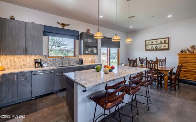 7460 S Rolling Tumbleweed Road, Vail, AZ 85641