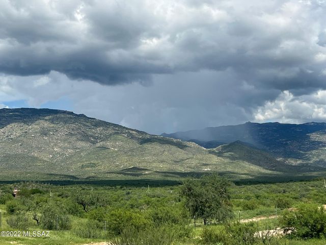 7460 S Rolling Tumbleweed Road, Vail, AZ 85641