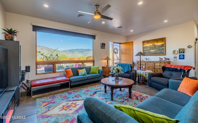 7460 S Rolling Tumbleweed Road, Vail, AZ 85641