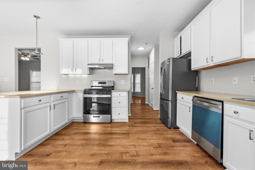 Image 12 of property listing at 2605 ORCHARD SUMMITT CT, Landover, MD 20785