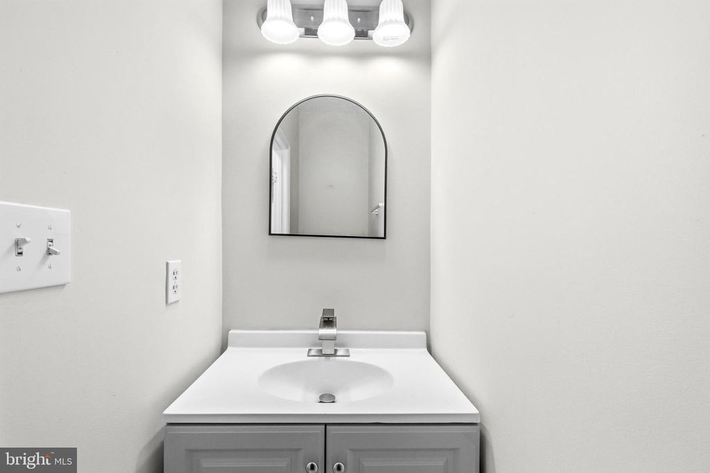 Image 14 of property listing at 2605 ORCHARD SUMMITT CT, Landover, MD 20785