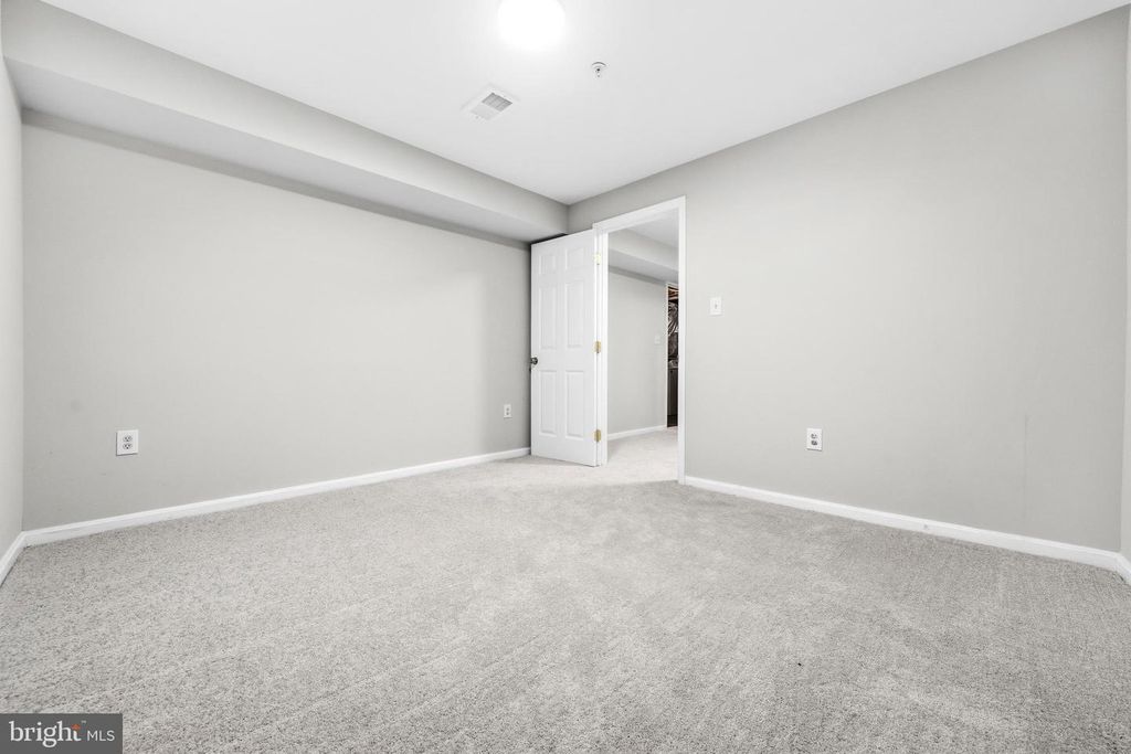 Image 27 of property listing at 2605 ORCHARD SUMMITT CT, Landover, MD 20785