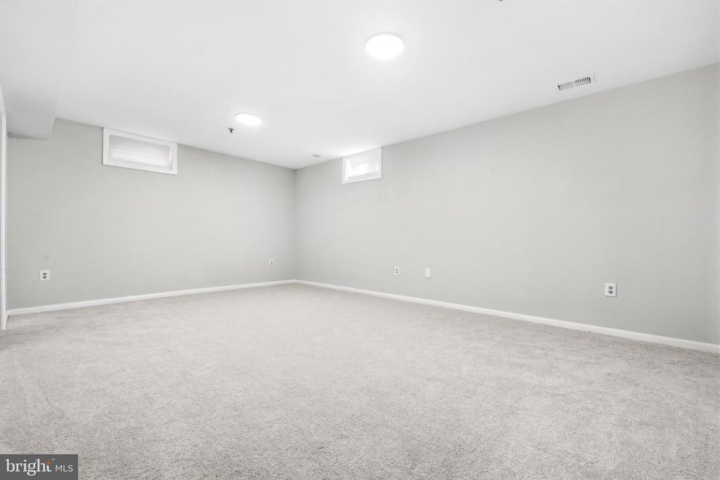 Image 28 of property listing at 2605 ORCHARD SUMMITT CT, Landover, MD 20785