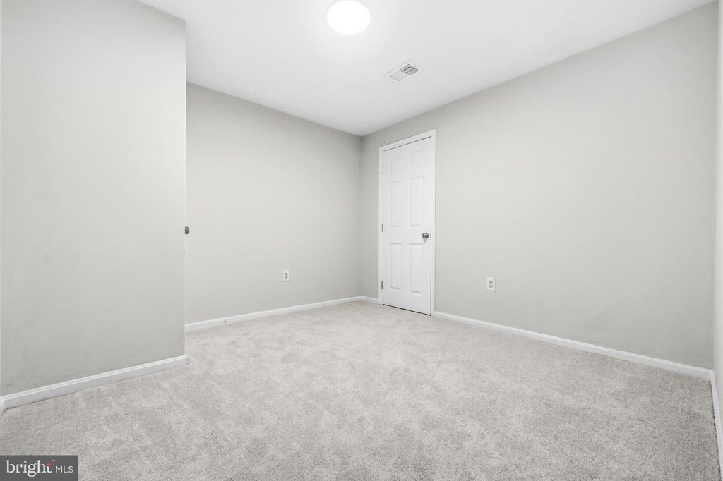 Image 31 of property listing at 2605 ORCHARD SUMMITT CT, Landover, MD 20785