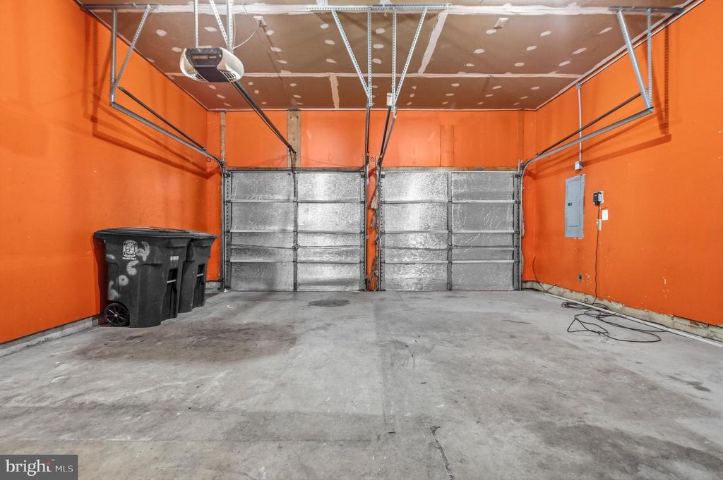 Image 33 of property listing at 2605 ORCHARD SUMMITT CT, Landover, MD 20785