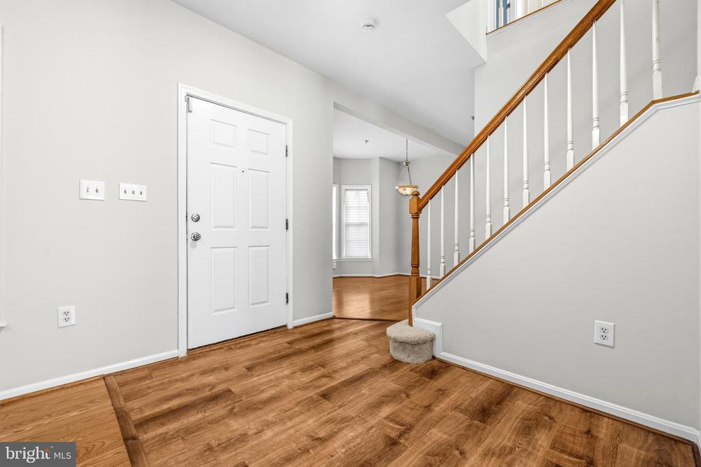 Image 5 of property listing at 2605 ORCHARD SUMMITT CT, Landover, MD 20785