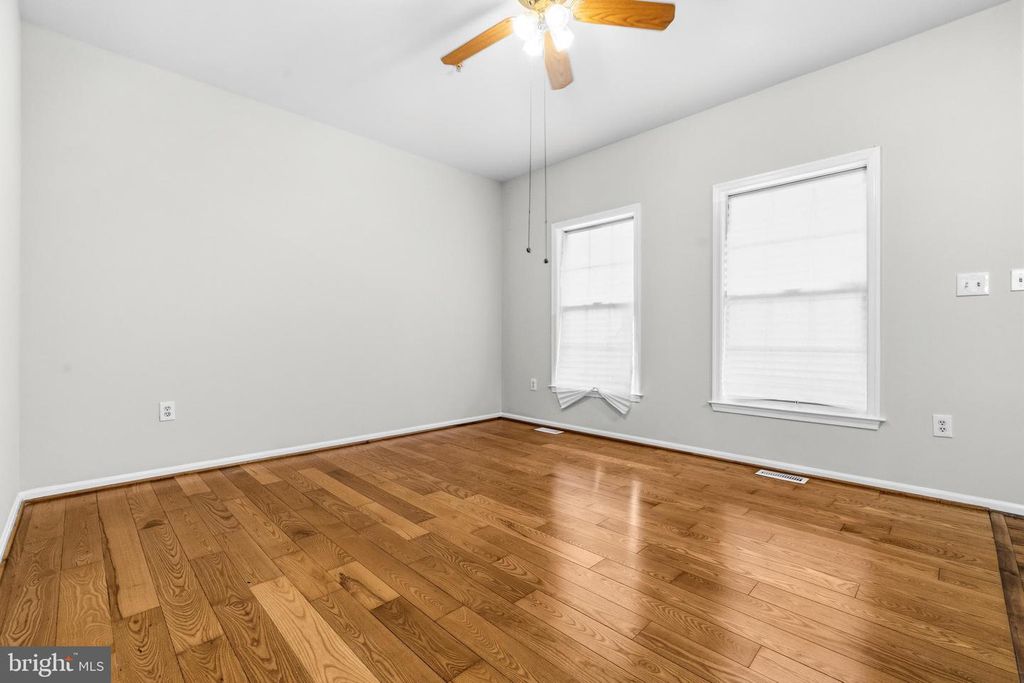 Image 6 of property listing at 2605 ORCHARD SUMMITT CT, Landover, MD 20785