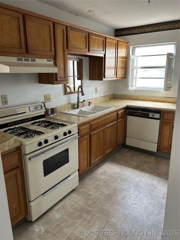 1340 E 38th Street D, Tulsa, OK 74105