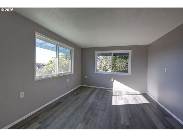 265 AUBURN Ave, Astoria, OR 97103