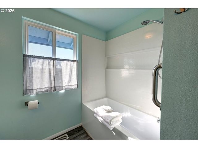 265 AUBURN Ave, Astoria, OR 97103