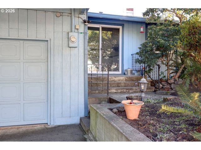265 AUBURN Ave, Astoria, OR 97103