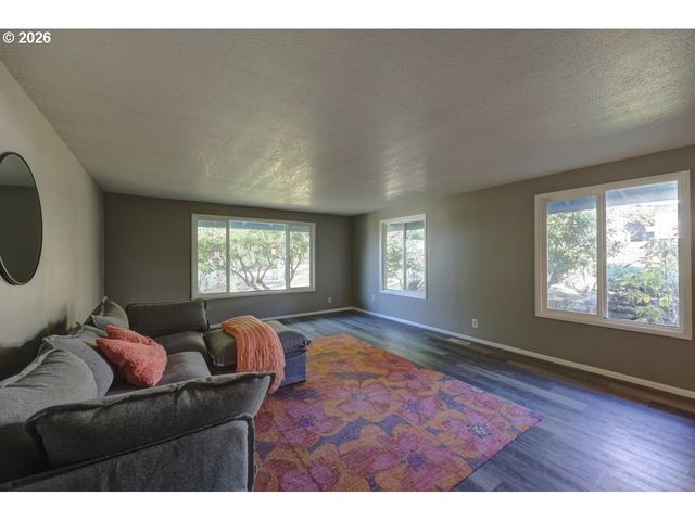 265 AUBURN Ave, Astoria, OR 97103