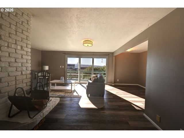 265 AUBURN Ave, Astoria, OR 97103