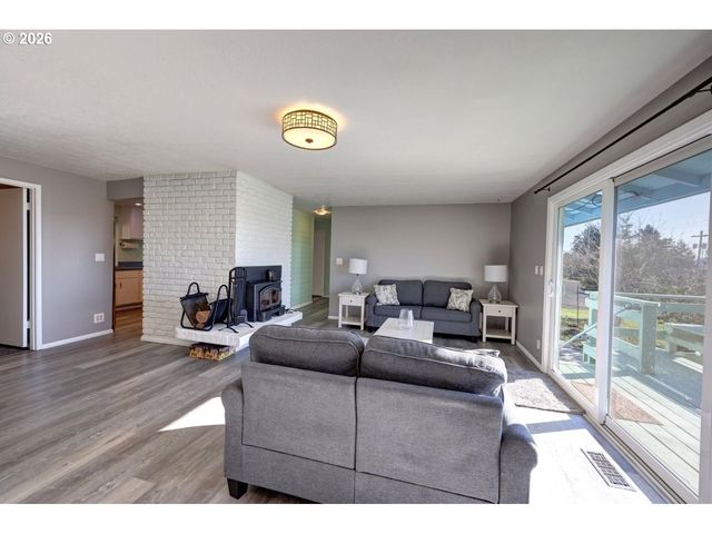 265 AUBURN Ave, Astoria, OR 97103