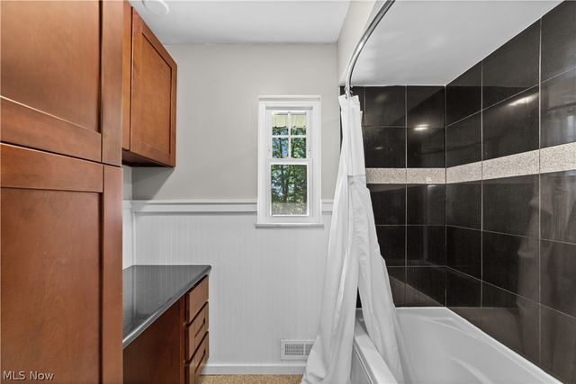 4348 Lansing Drive, North Olmsted, OH 44070