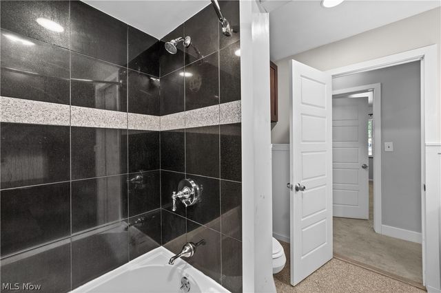 4348 Lansing Drive, North Olmsted, OH 44070