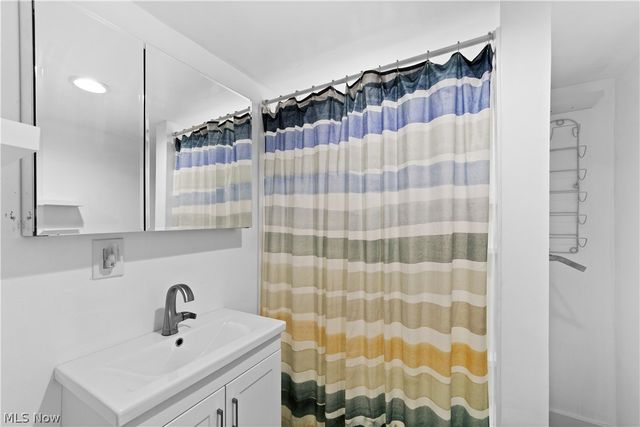 4348 Lansing Drive, North Olmsted, OH 44070