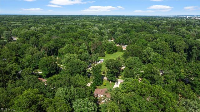 4348 Lansing Drive, North Olmsted, OH 44070