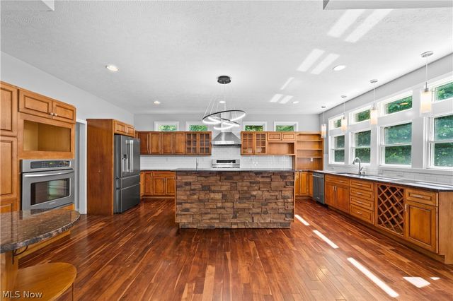 4348 Lansing Drive, North Olmsted, OH 44070