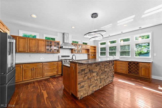 4348 Lansing Drive, North Olmsted, OH 44070
