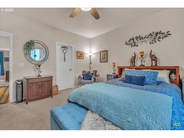 350 POWDER HILL Dr, Kalama, WA 98625