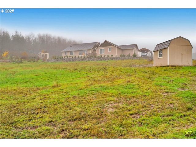 350 POWDER HILL Dr, Kalama, WA 98625