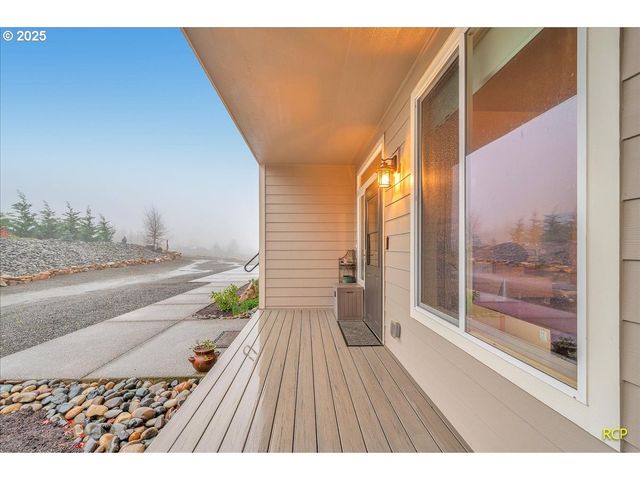 350 POWDER HILL Dr, Kalama, WA 98625