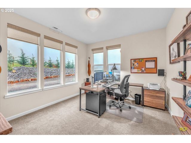 350 POWDER HILL Dr, Kalama, WA 98625