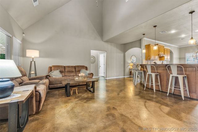 734 W 39th Street, Sand Springs, OK 74063