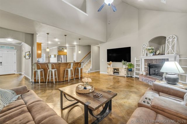 734 W 39th Street, Sand Springs, OK 74063