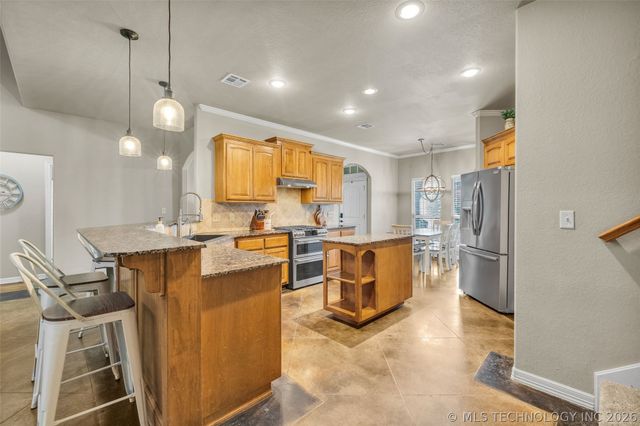 734 W 39th Street, Sand Springs, OK 74063