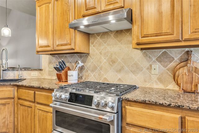 734 W 39th Street, Sand Springs, OK 74063