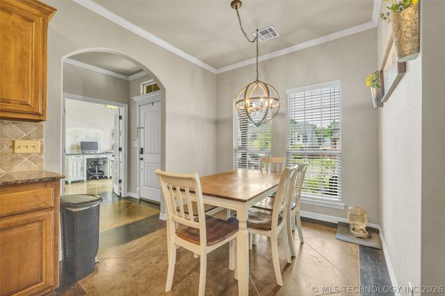 734 W 39th Street, Sand Springs, OK 74063