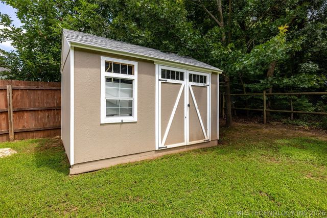 734 W 39th Street, Sand Springs, OK 74063