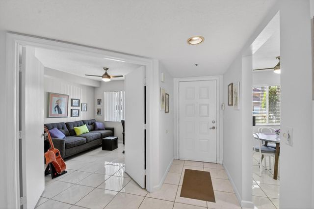 5951 Regal Glen Drive 107, Boynton Beach, FL 33437