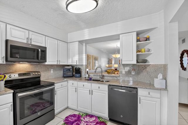 5951 Regal Glen Drive 107, Boynton Beach, FL 33437