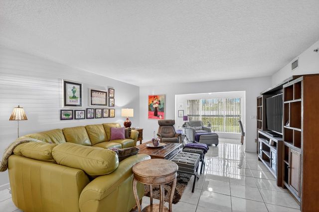 5951 Regal Glen Drive 107, Boynton Beach, FL 33437