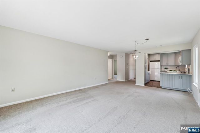 1-5 Chestnut Place, Waldwick, NJ 07463