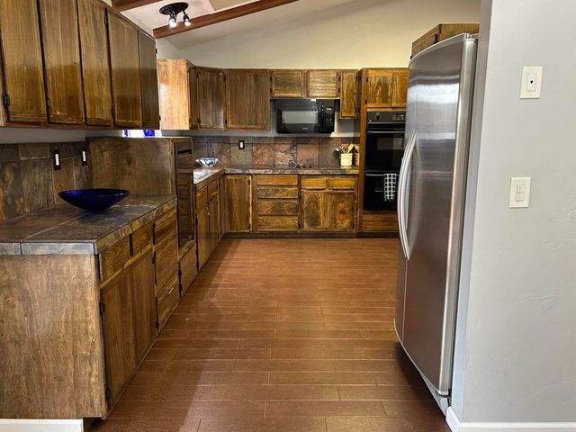 18461 Santa Anita st Street, Tehachapi, CA 93561