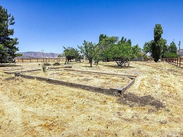 18461 Santa Anita st Street, Tehachapi, CA 93561