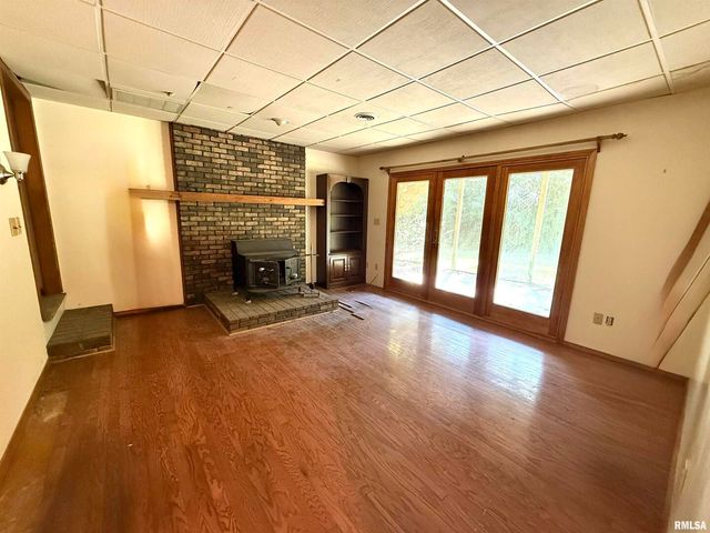 592 Brush Hill Road, Carbondale, IL 62901