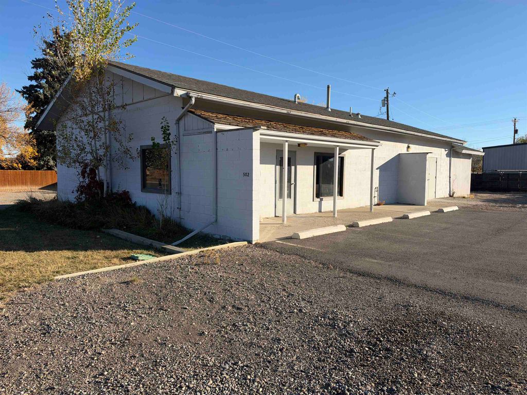 502 Blackburn St, Cody, WY 82414 photo 2