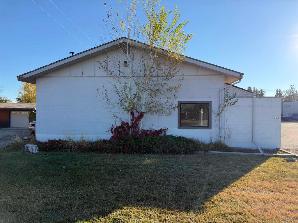 502 Blackburn St, Cody, WY 82414 photo 3