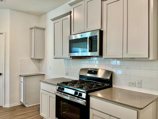 105 Blue Blaze TRL, Georgetown, TX 78628