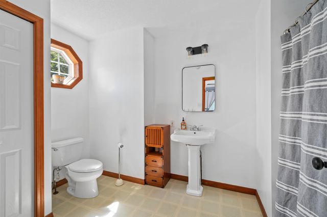 81 Lynnewood Road, Laconia, NH 03246