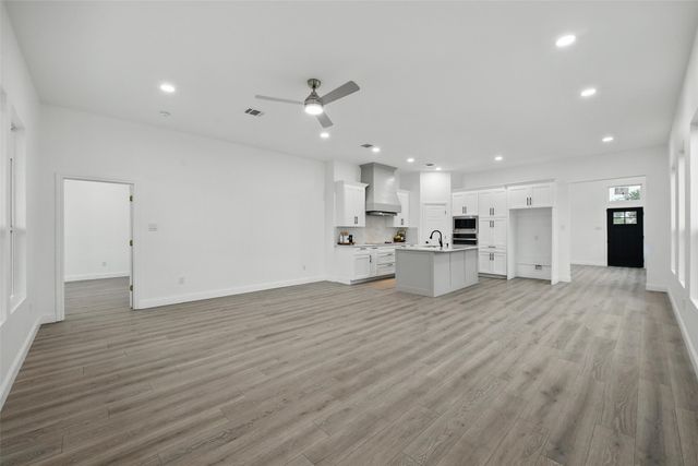 3220 N Houston, Fort Worth, TX 76106