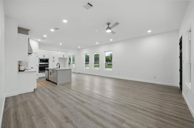 3220 N Houston, Fort Worth, TX 76106